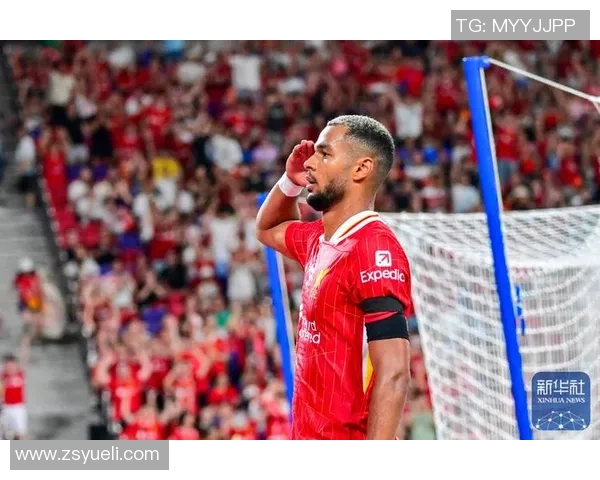 香港足球明星队外套热销背后的故事与球迷的热情互动 香港足球明星队外套热销背后的故事与球迷的热情互动